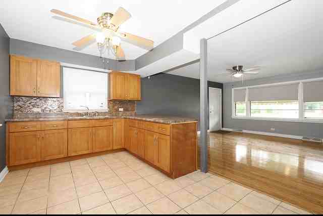 16139 Cambridge Dr - Photo 3 of 14