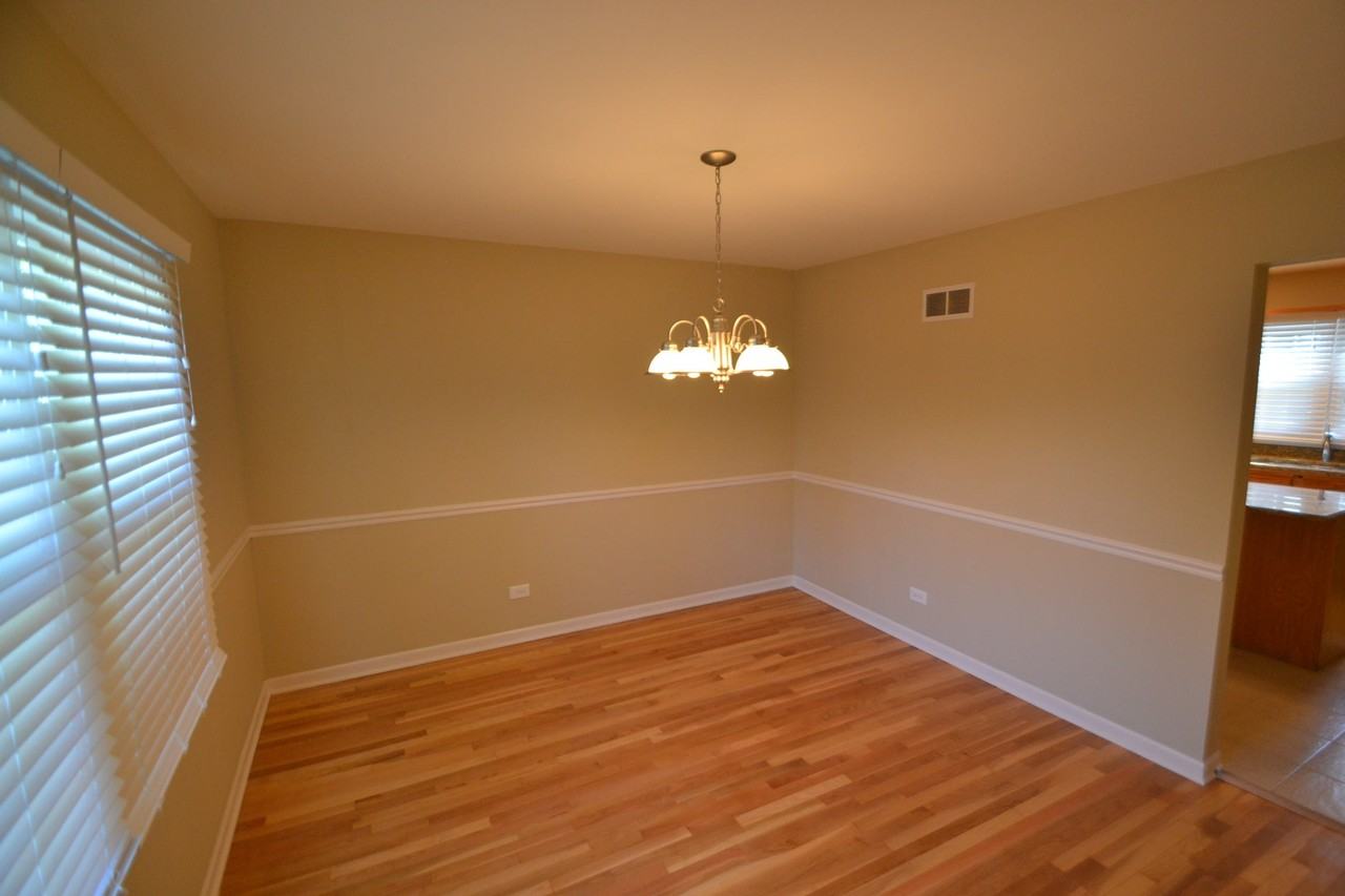 283 Lorraine St - Photo 2 of 9