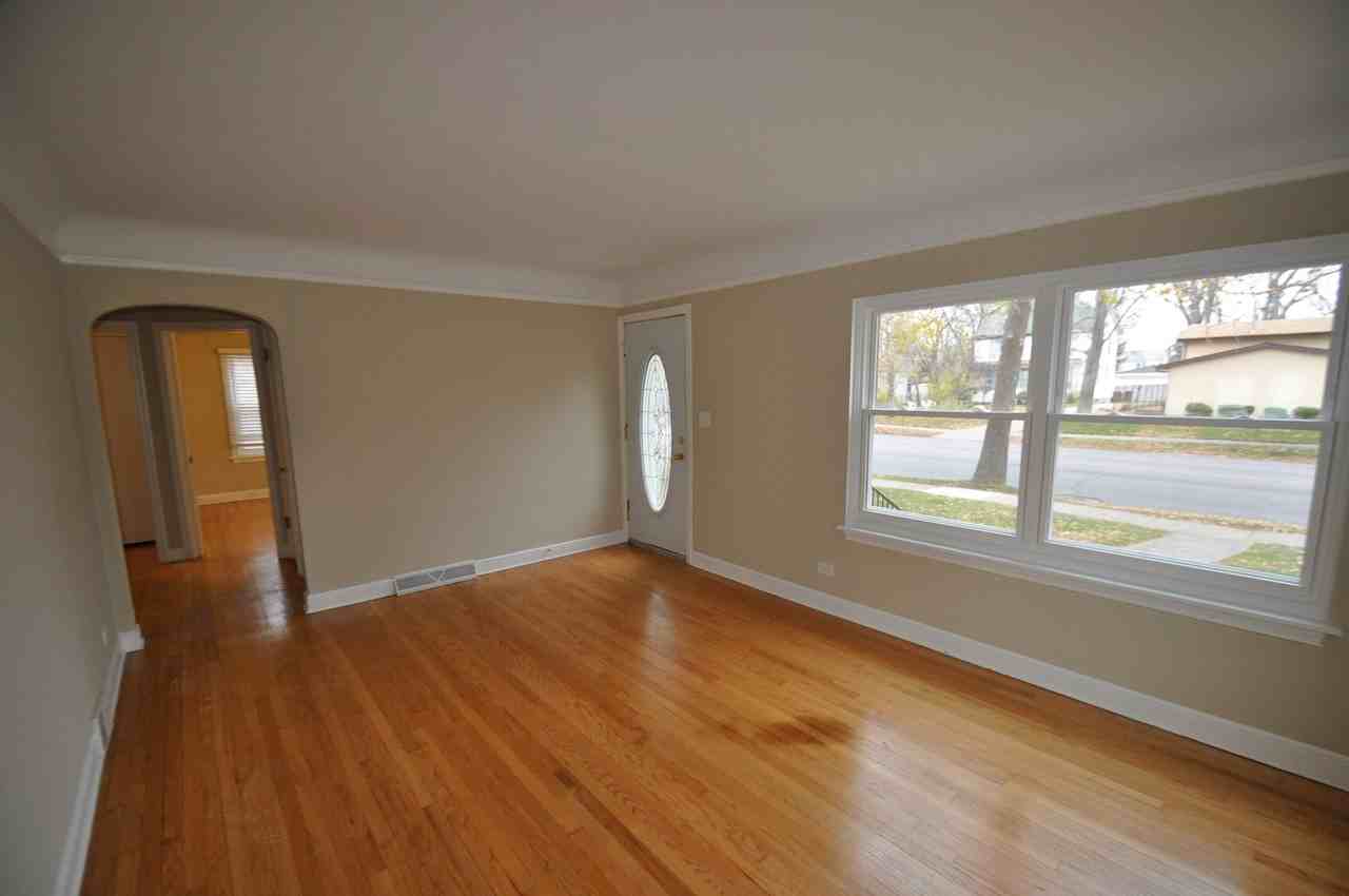 2344 S 17th Ave - Photo 2 of 11