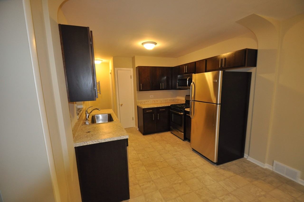 2344 S 17th Ave - Photo 3 of 11