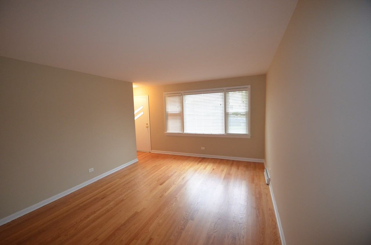 5846 81st Pl - Photo 3 of 9