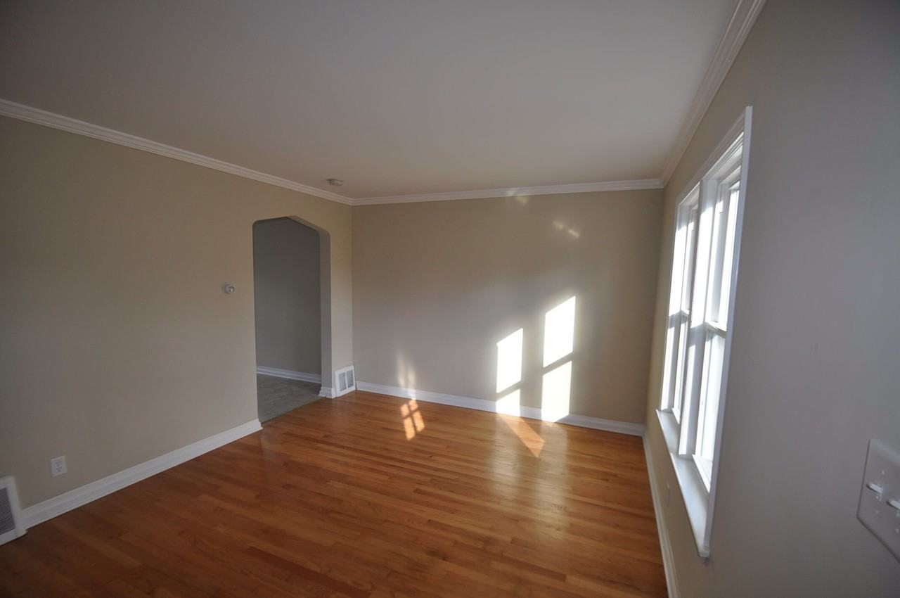 2404 12th Ave - Photo 3 of 8