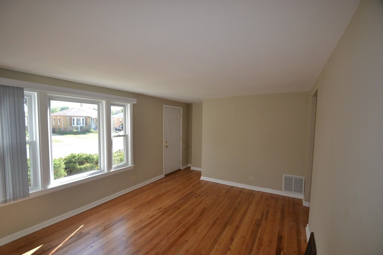 9534 Britta Ave - Photo 2 of 8