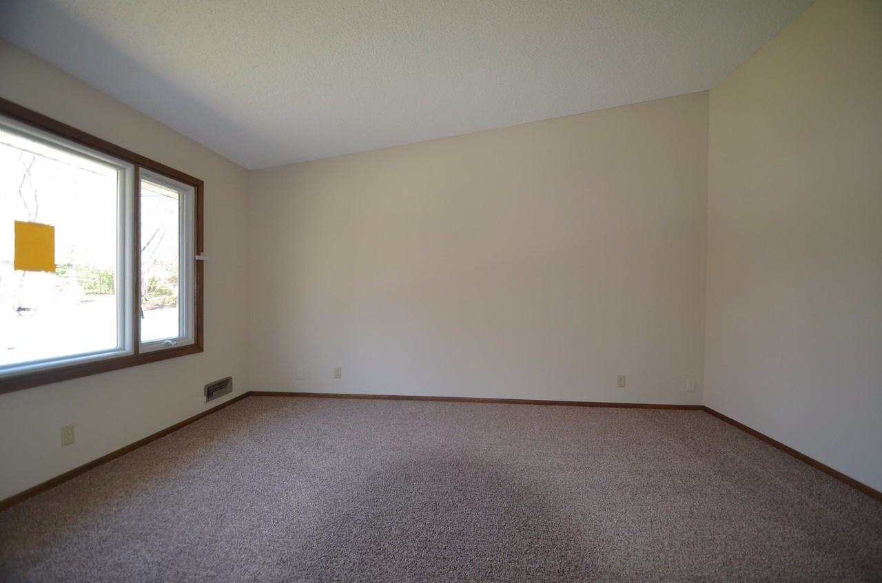 5977 Gumwood Rd - Photo 3 of 11
