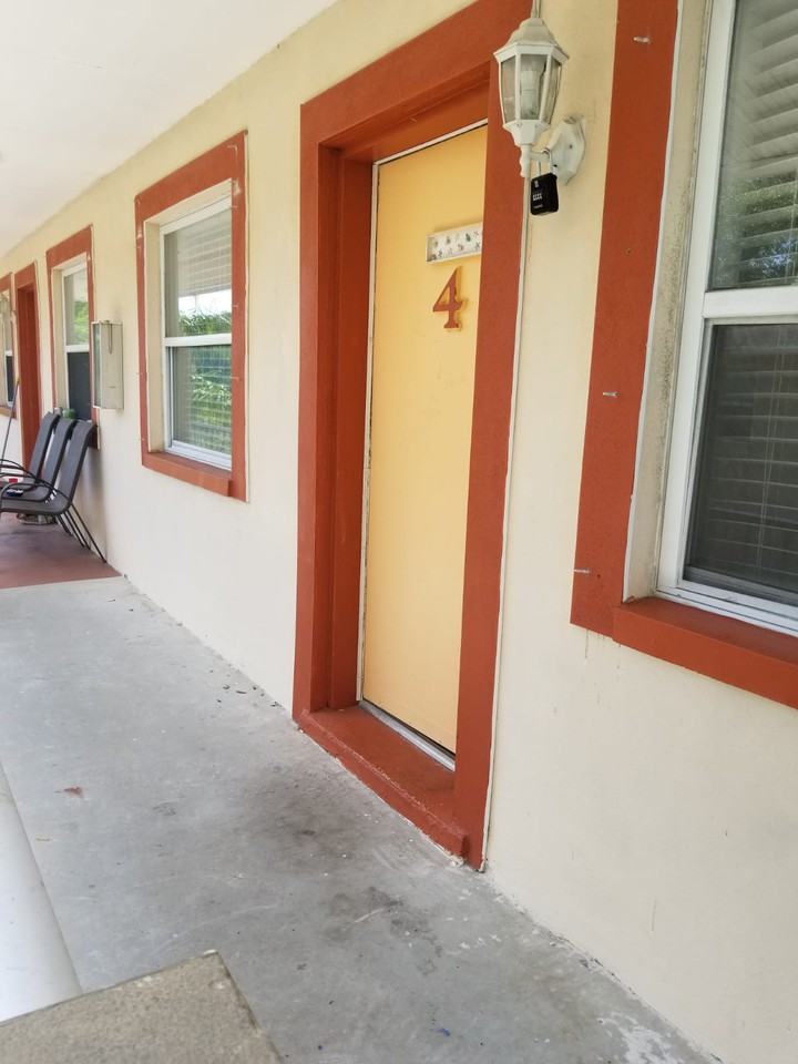 2509 2509 1st Street - 4 - Photo 2 of 10