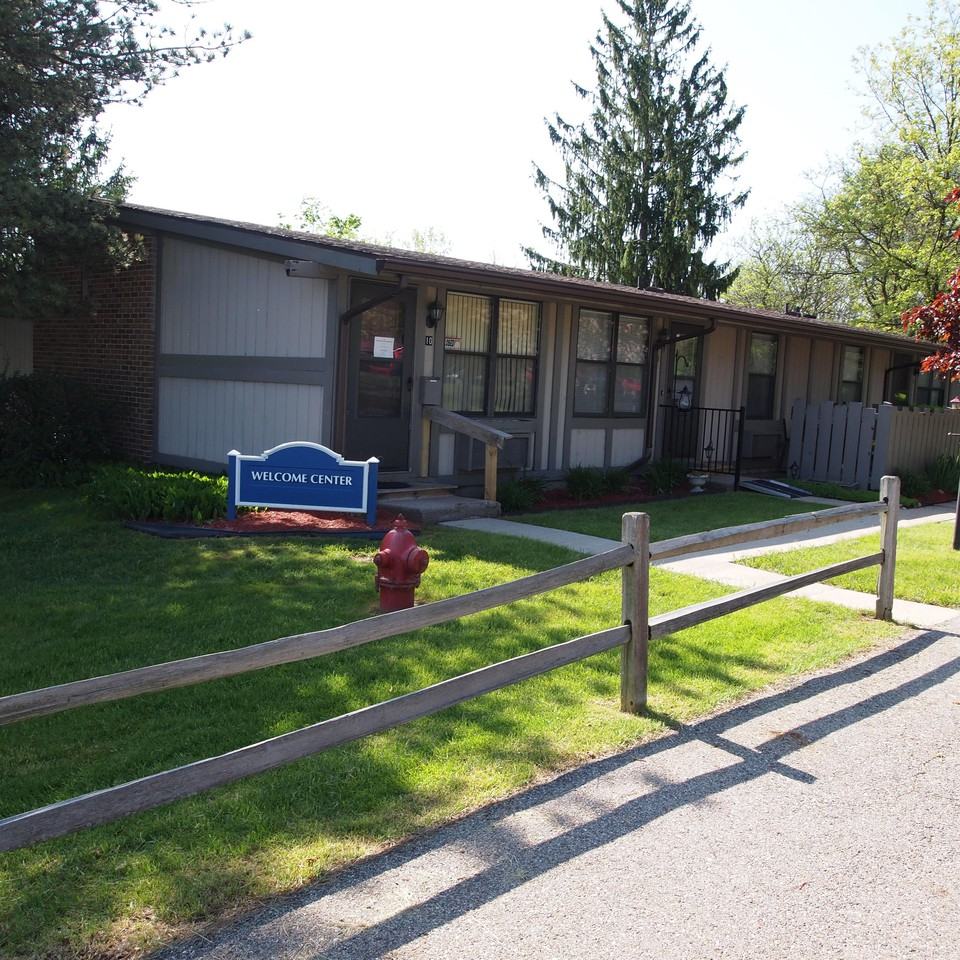 Apple Run Complex - Photo 3 of 7