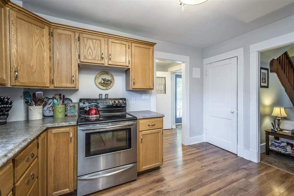 8 Elizabeth Ave - Photo 2 of 19