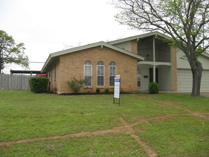 2801 Summit View Dr - Photo 3 of 27