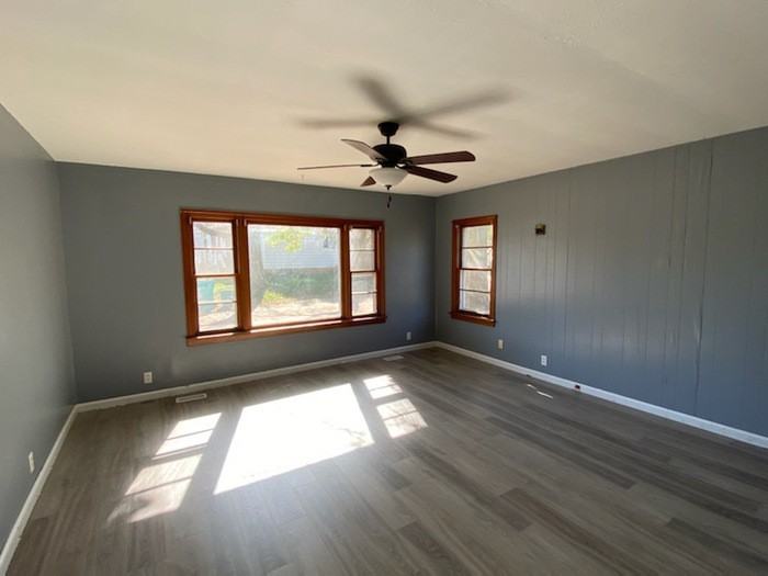 315 Cedar St - Photo 2 of 4