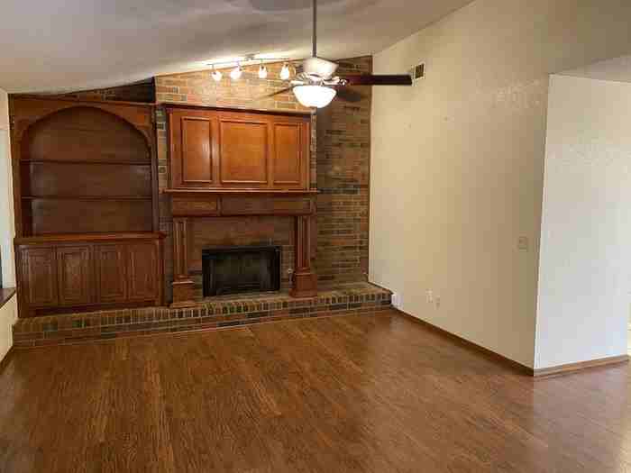 521 Nw 141st St - Photo 2 of 10