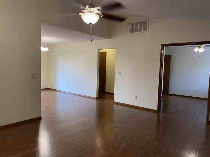 521 Nw 141st St - Photo 3 of 10