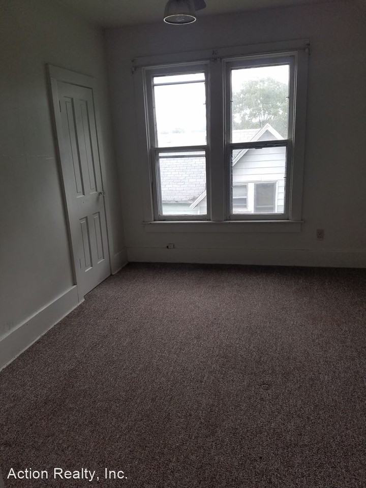 225 M St - Photo 3 of 11