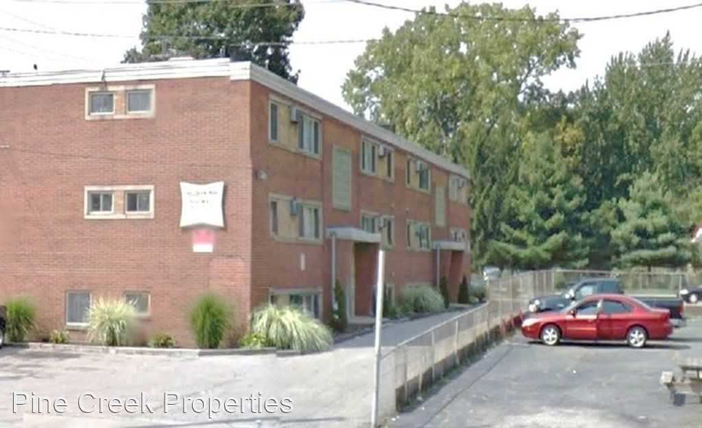 3638 W. 117th St. - Photo 2 of 9