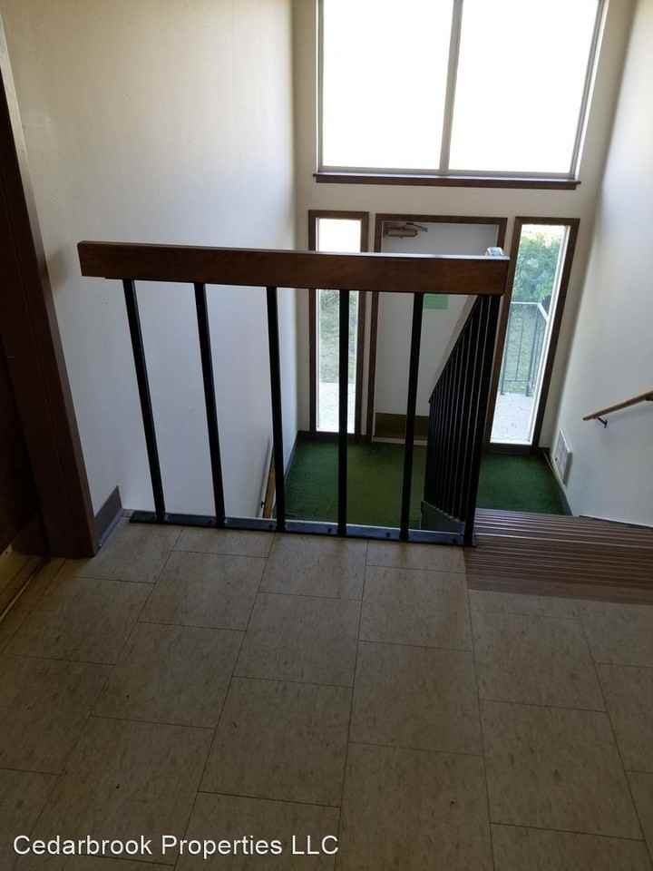 425 6th Ave S - Photo 3 of 22