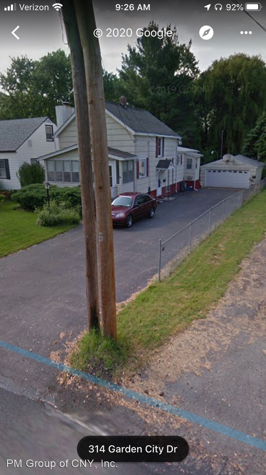 313 Garden City Dr - Photo 2 of 4