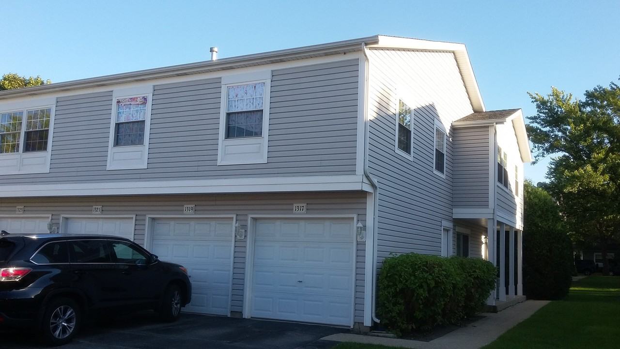 1319 Wye Ct #1 - Photo 2 of 17