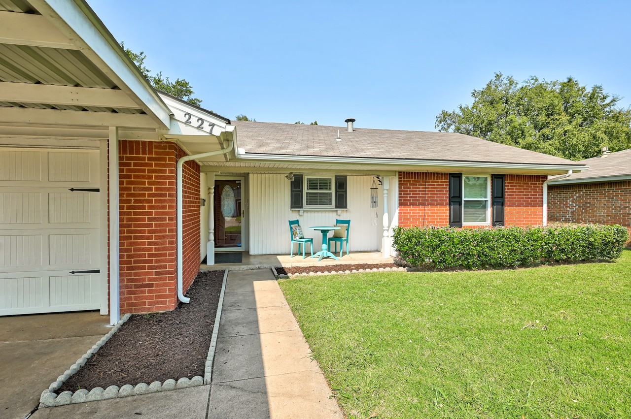 227 W Ridge Rd - Photo 2 of 25