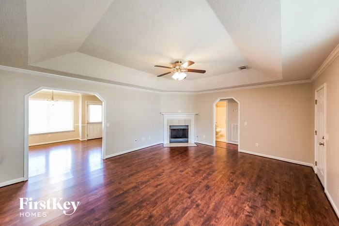 18460 Marsh Pkwy - Photo 3 of 14