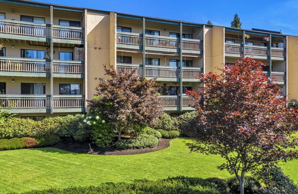 3277 Quadra Street - Photo 2 of 36