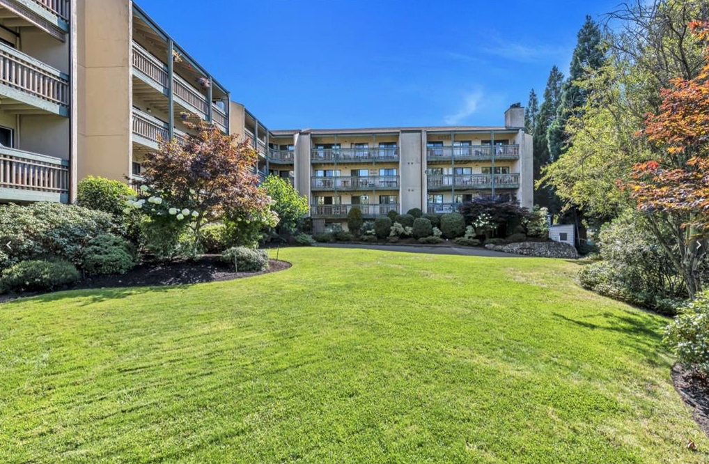 3277 Quadra Street - Photo 3 of 36