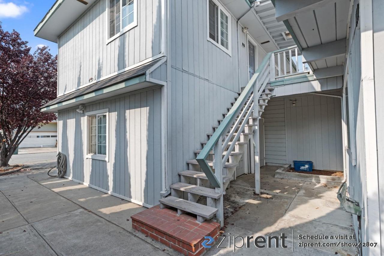 1829 Hamlet St - Photo 2 of 14