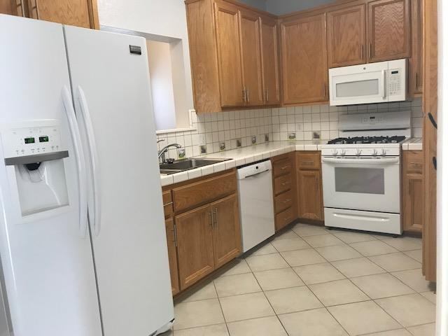 603 Canyon Rd - Photo 2 of 13