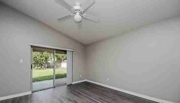 103 11th Ave - Photo 2 of 9