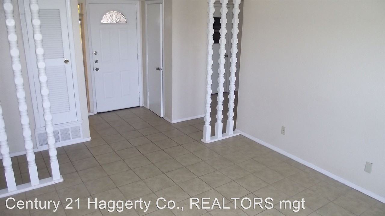 4956 Sagittarius Ave - Photo 2 of 13