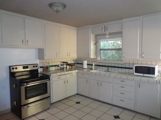 217 Hewitt Street - Photo 3 of 7