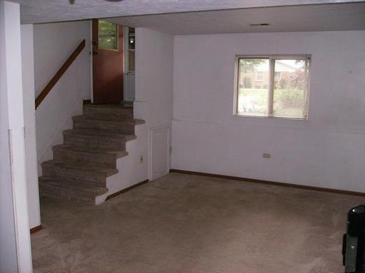 877 Belfield St SW - Photo 2 of 6