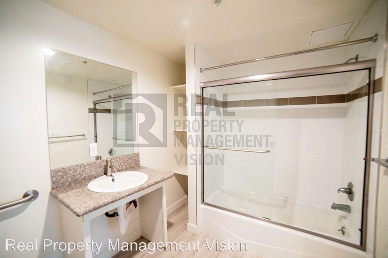 Westlake Park Square Apartments - Photo 7 of 30
