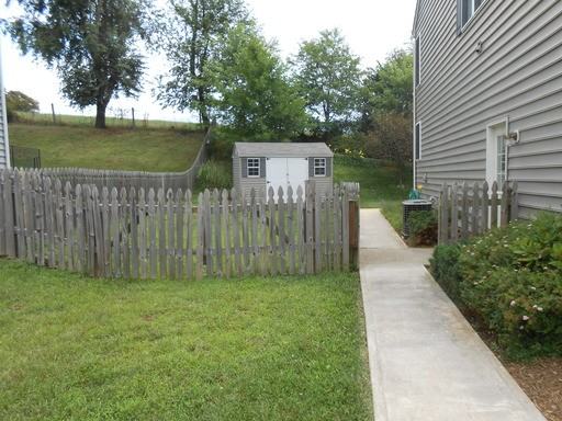 205 Tiger Way - Photo 3 of 32