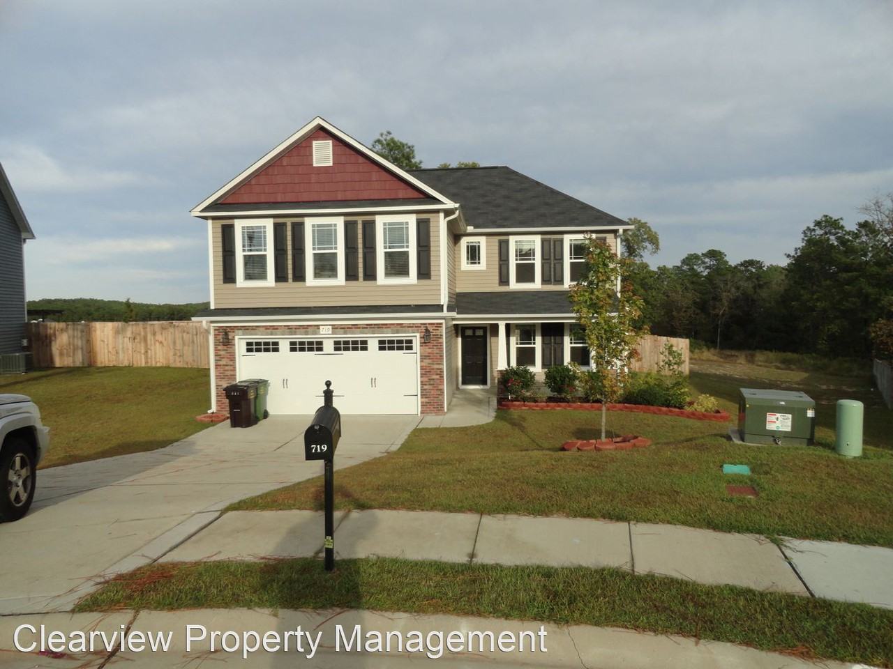 719 Wood Point Dr - Photo 2 of 41