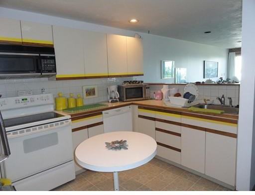 1189 Nantasket Ave - Photo 3 of 12