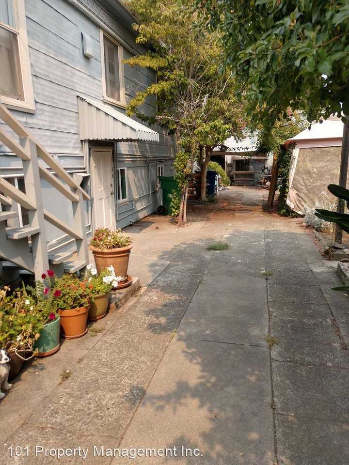 118 S East St A-C/120 S East St A-B - Photo 2 of 13