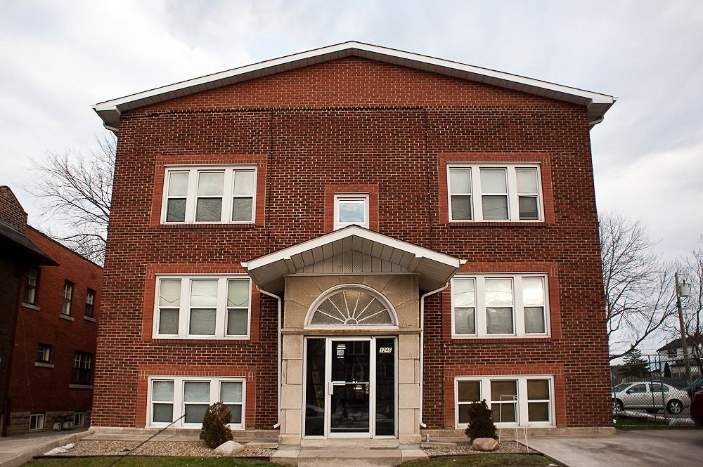 1246 Dufferin Pl Apartments in South Central, Windsor, ON N8X 3K1 Zumper