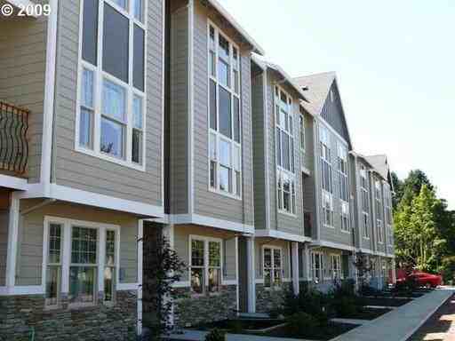 362 SW Eastman Pkwy - Photo 2 of 8