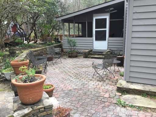 487 Riverwood Dr - Photo 2 of 10