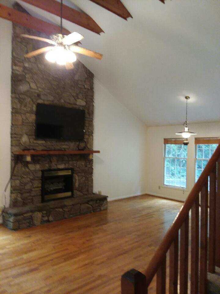 487 Riverwood Dr - Photo 3 of 10