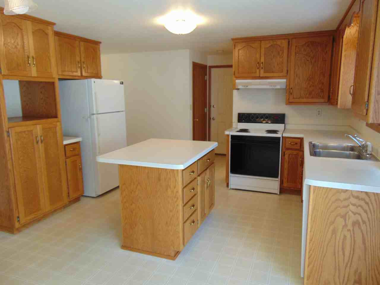 1025 Melody Dr - Photo 3 of 11
