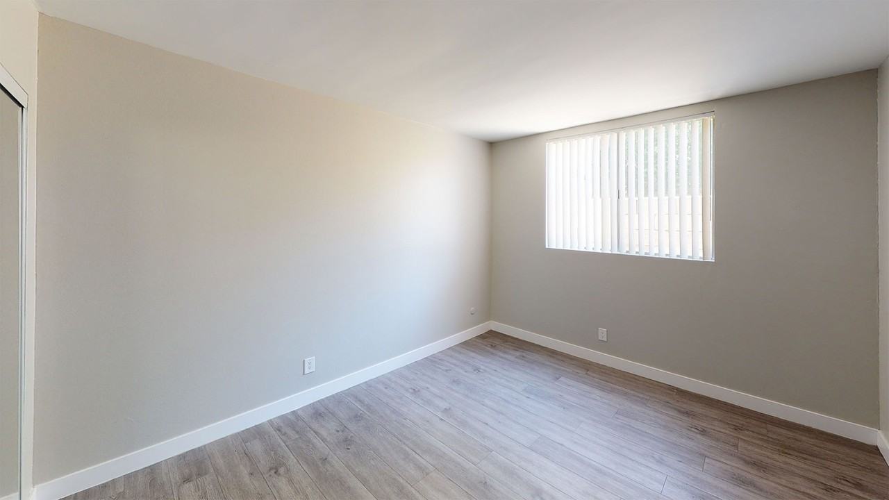 Occidental Apartments - Photo 4 of 5