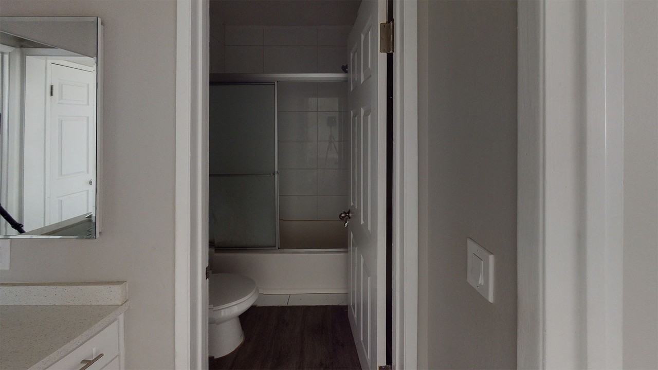 Occidental Apartments - Photo 5 of 5