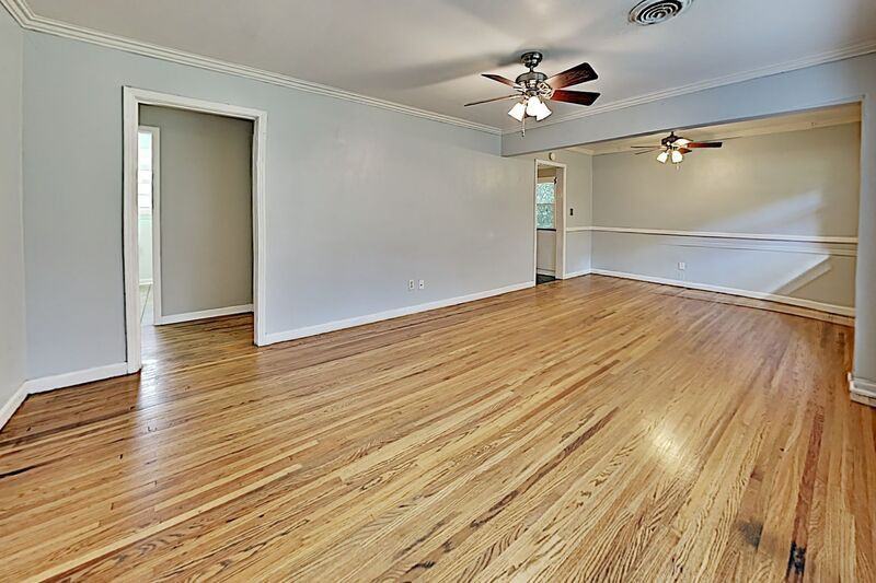 4901 Trousdale Dr - Photo 3 of 36