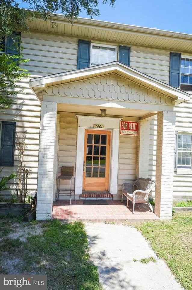 1401 School St - Photo 3 of 32