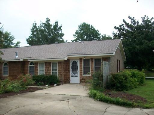 343 Sabra Drive - Photo 3 of 13