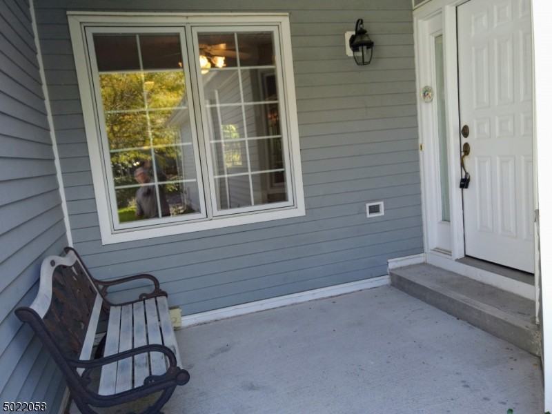 8 Hixson Ct - Photo 2 of 25