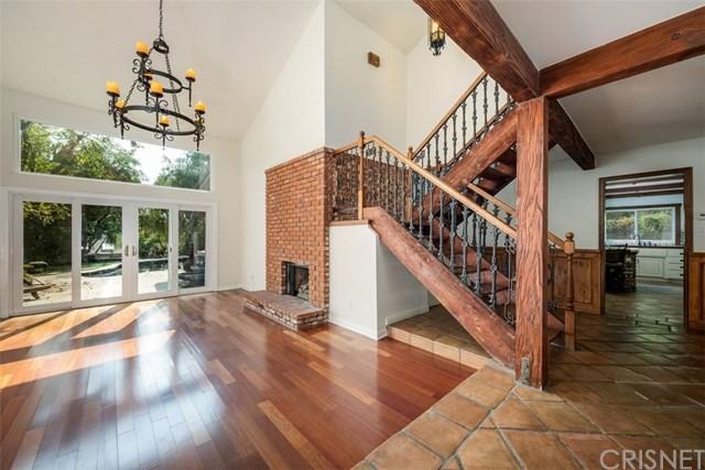 28310 Foothill Dr - Photo 2 of 21