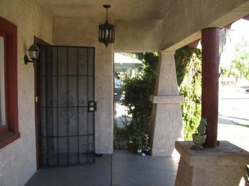 237 S Harvard St - Photo 2 of 10