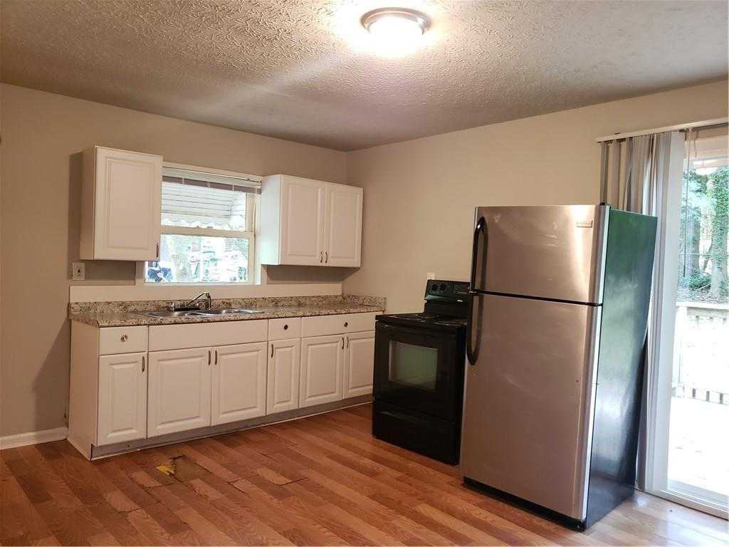 257 Banberry Dr Se - Photo 2 of 9