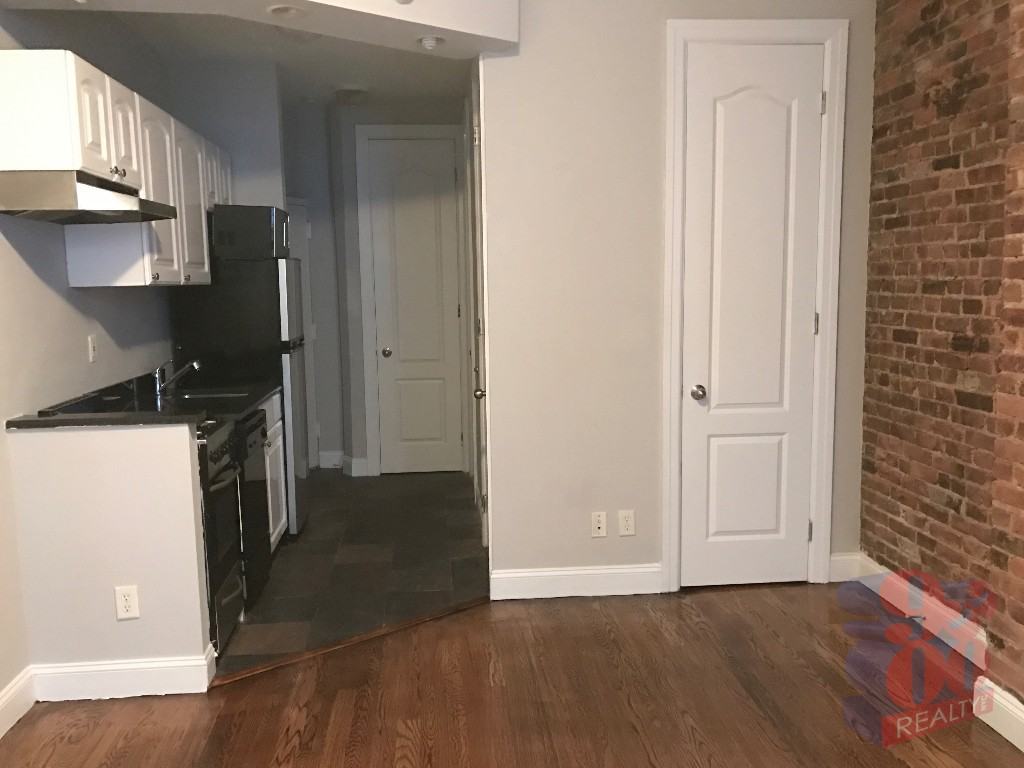 53 Leroy St #2D - Photo 3 of 6